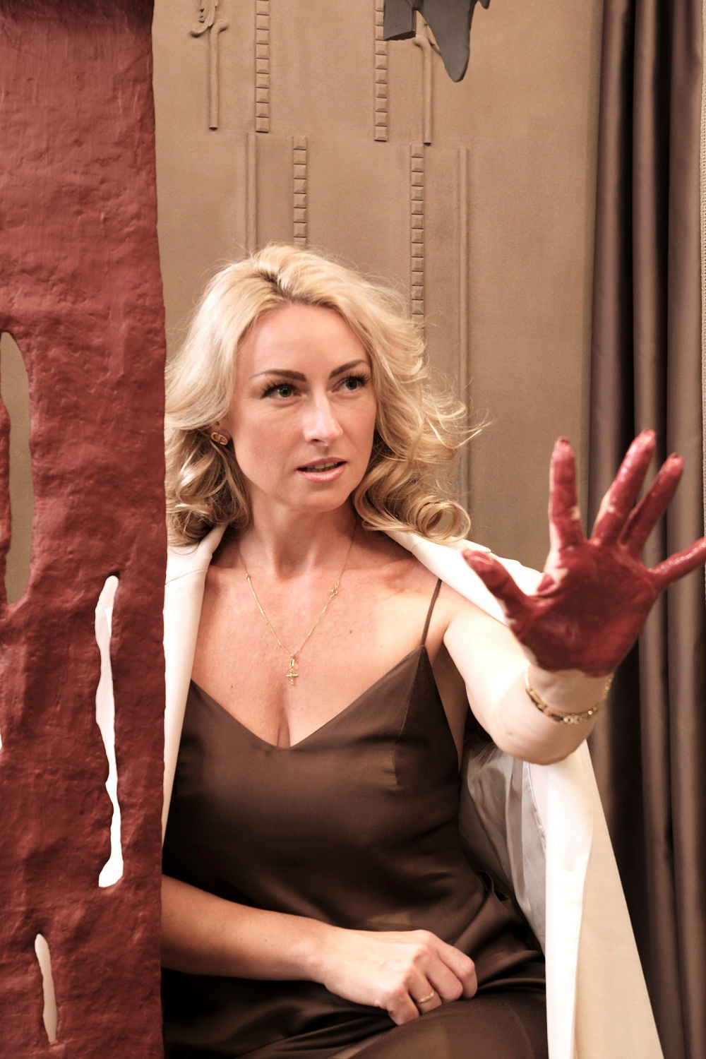 Для настоящей эмоции нужен цвет. И пусть он вольется в вашу жизнь»: стильный стенд Олеси Лещенко на выставке РДД в Санкт-Петербурге