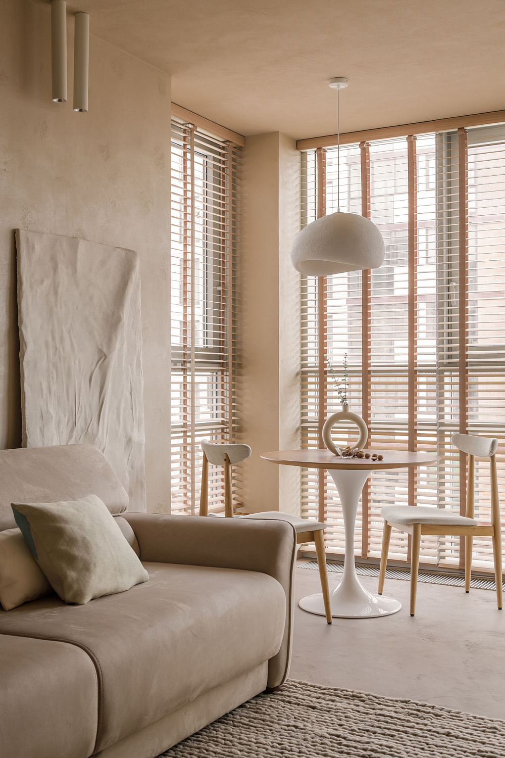 Журнал "Interior+Design": Маленькая квартира в природных оттенках